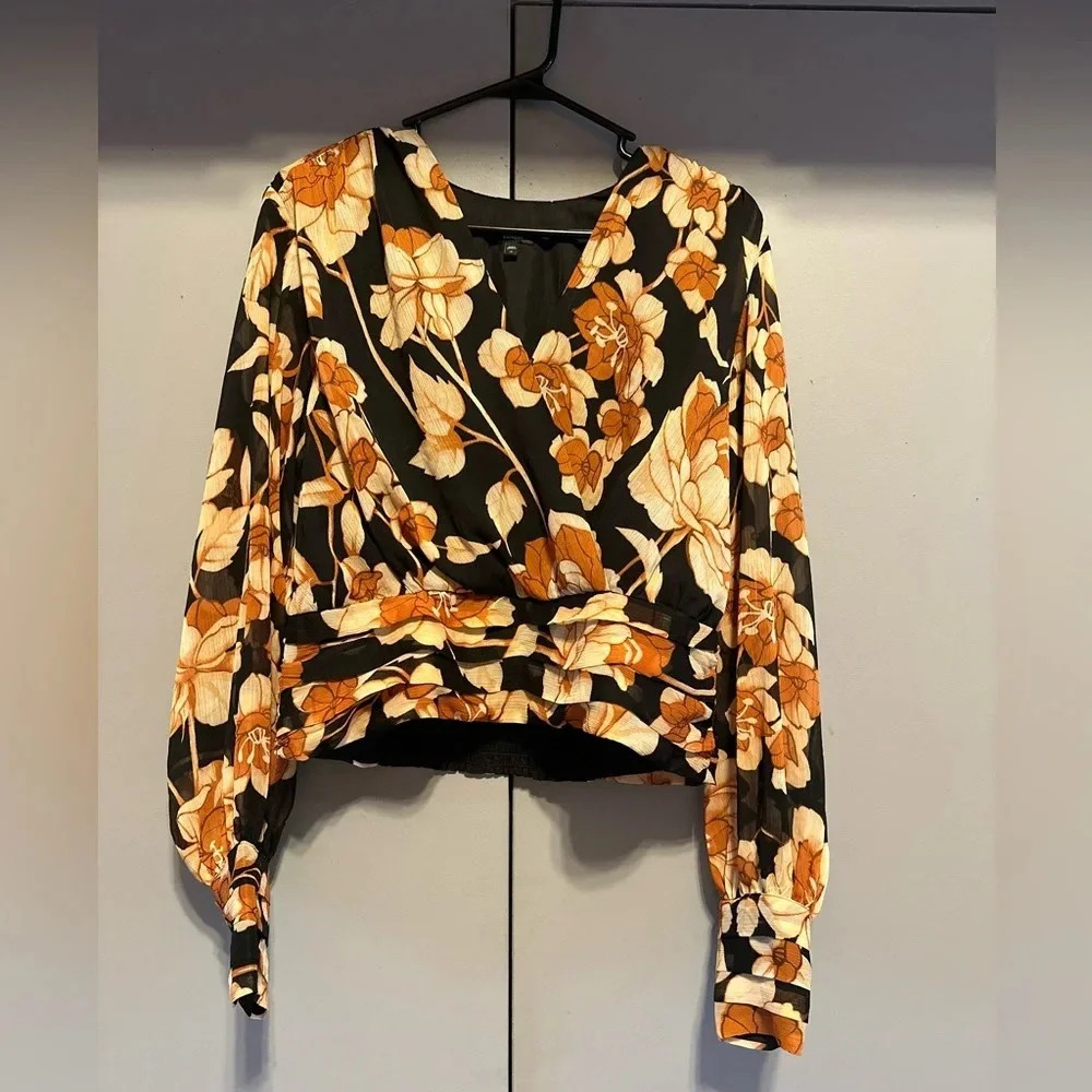 ❤️Express - Floral Cropped Blouse (size medium)